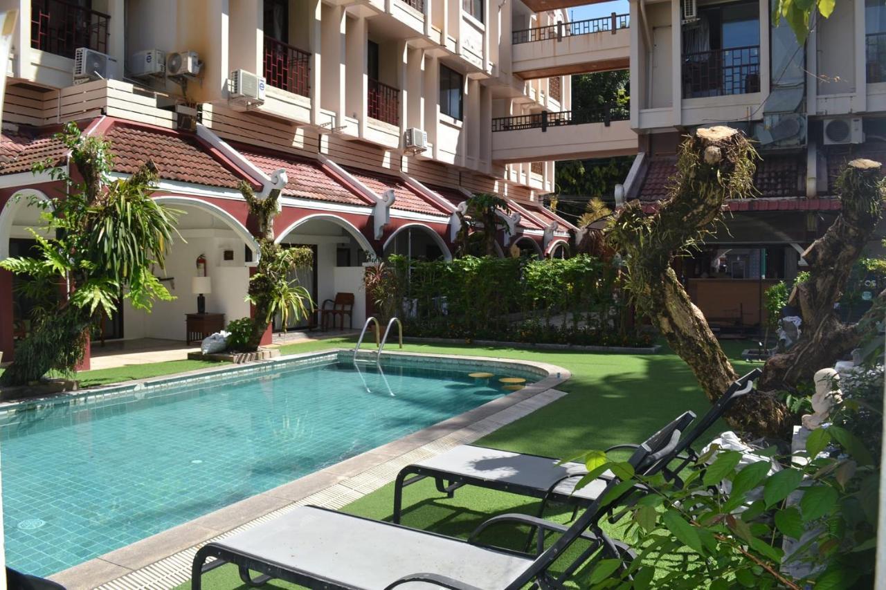 The Top Patong Resort Extérieur photo