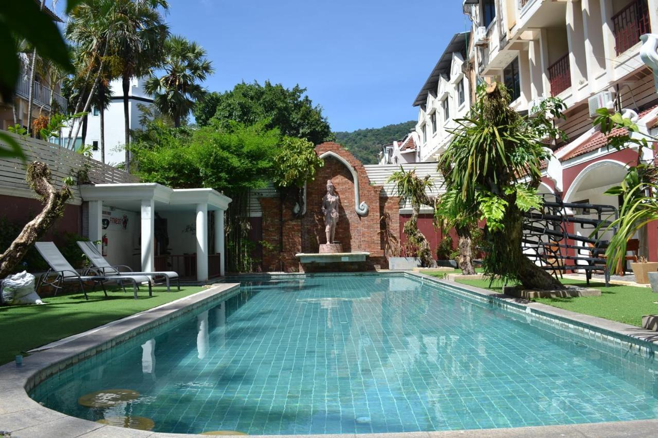 The Top Patong Resort Extérieur photo