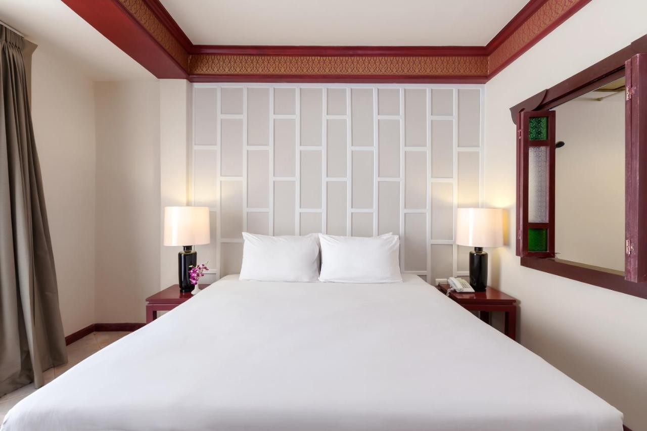 The Top Patong Resort Extérieur photo