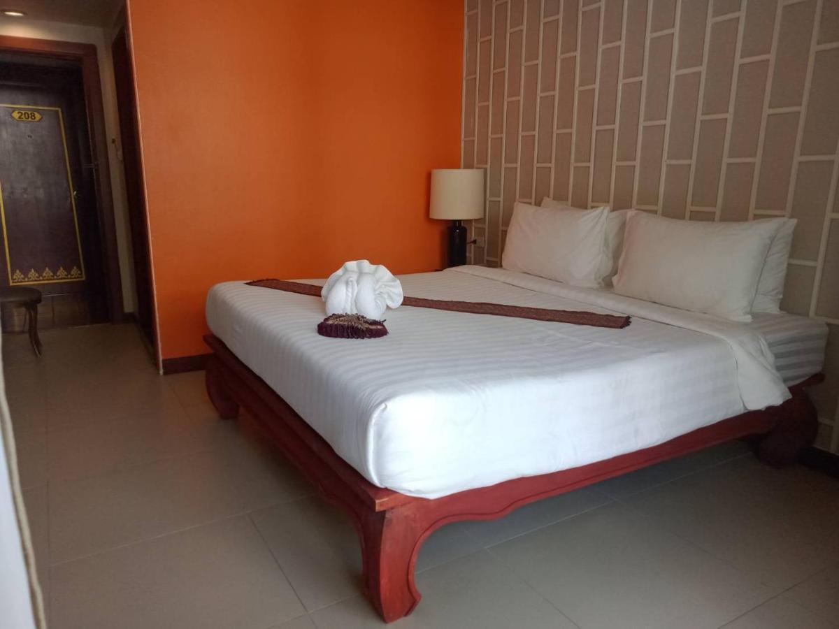 The Top Patong Resort Extérieur photo