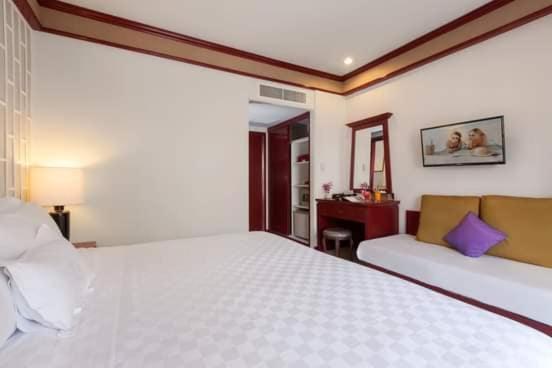 The Top Patong Resort Extérieur photo